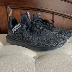 NWOT Men’s Black Puma Tennis Shoes